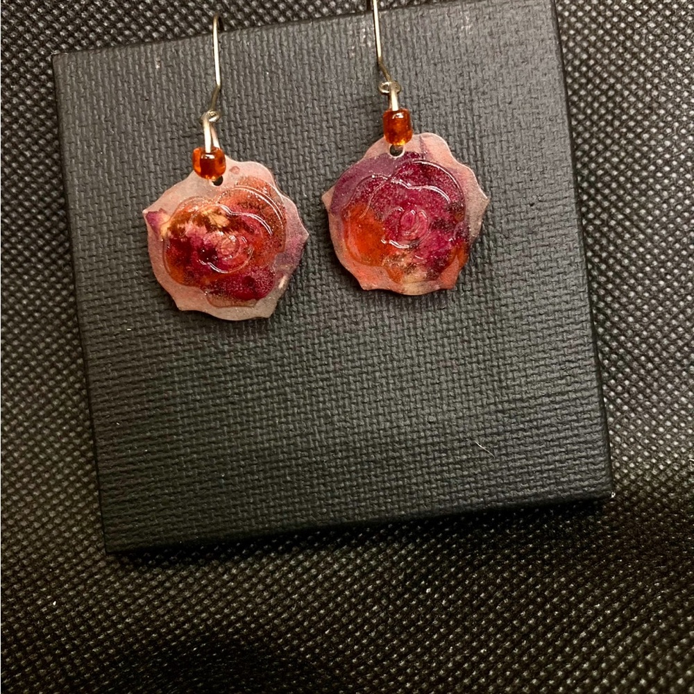 Elegant Rose-Shaped Earrings in Red and Pink